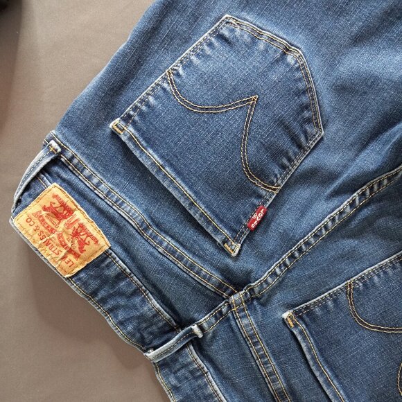 LEVI'S Women's 515 Skinny Mid-Rise Dark Wash Jeans sz 8 - Picture 1 of 7